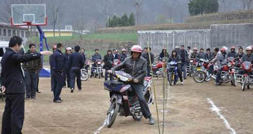 摩托車駕照考試下鄉了
