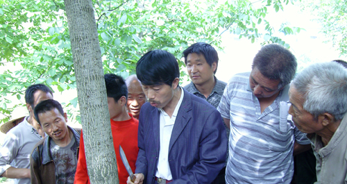 丹鳳開展為民服務(wù)技術(shù)扶貧